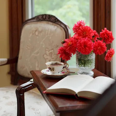 Brewster House Bed & Breakfast-3